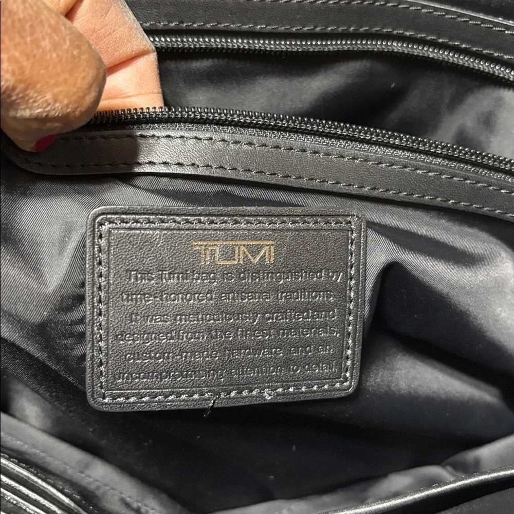 Tumi elegant olive